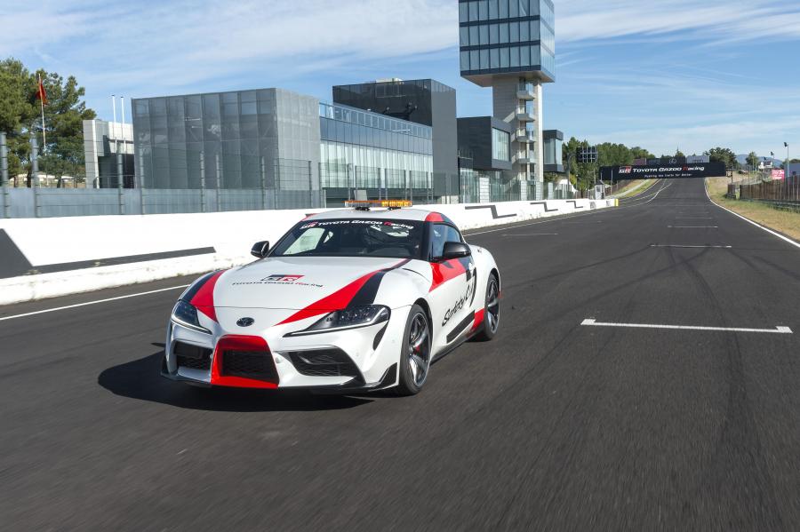  Toyota GR Supra Safety Car (A90) 2019 года  (фото 19 из 21)